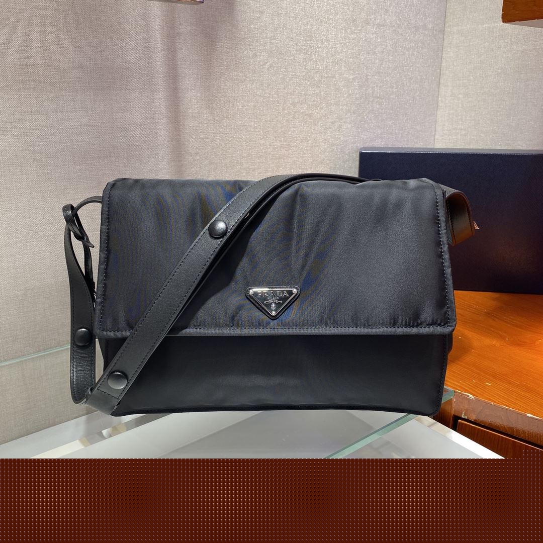 Pra*a satchel bags